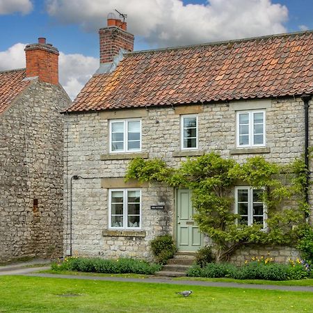 Pretty Yorkshire Stone Cottage Harome Exterior photo