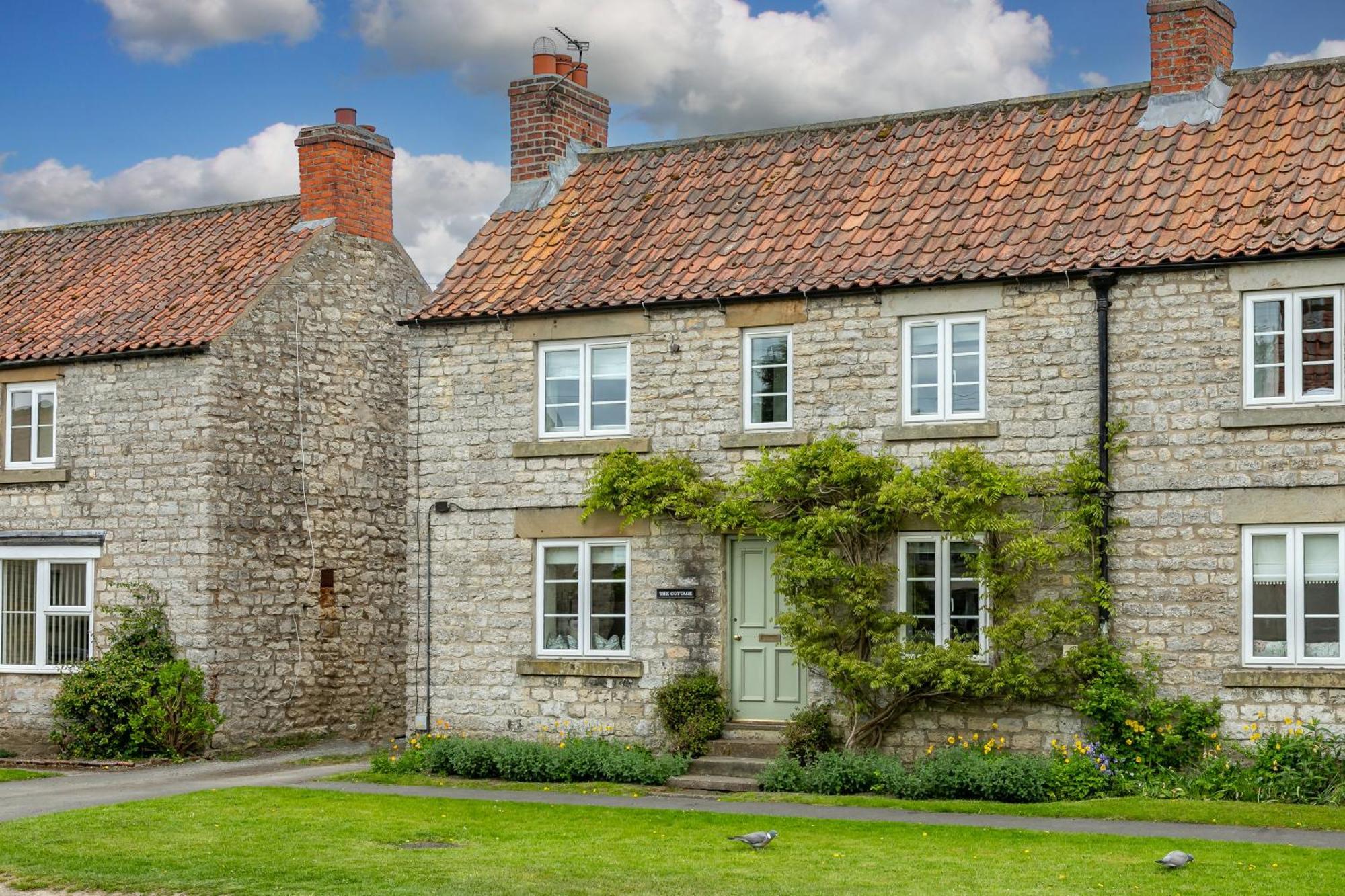 Pretty Yorkshire Stone Cottage Harome Exterior photo